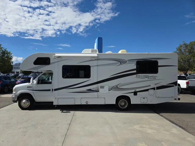 Used 2013 White Ford Base image 8