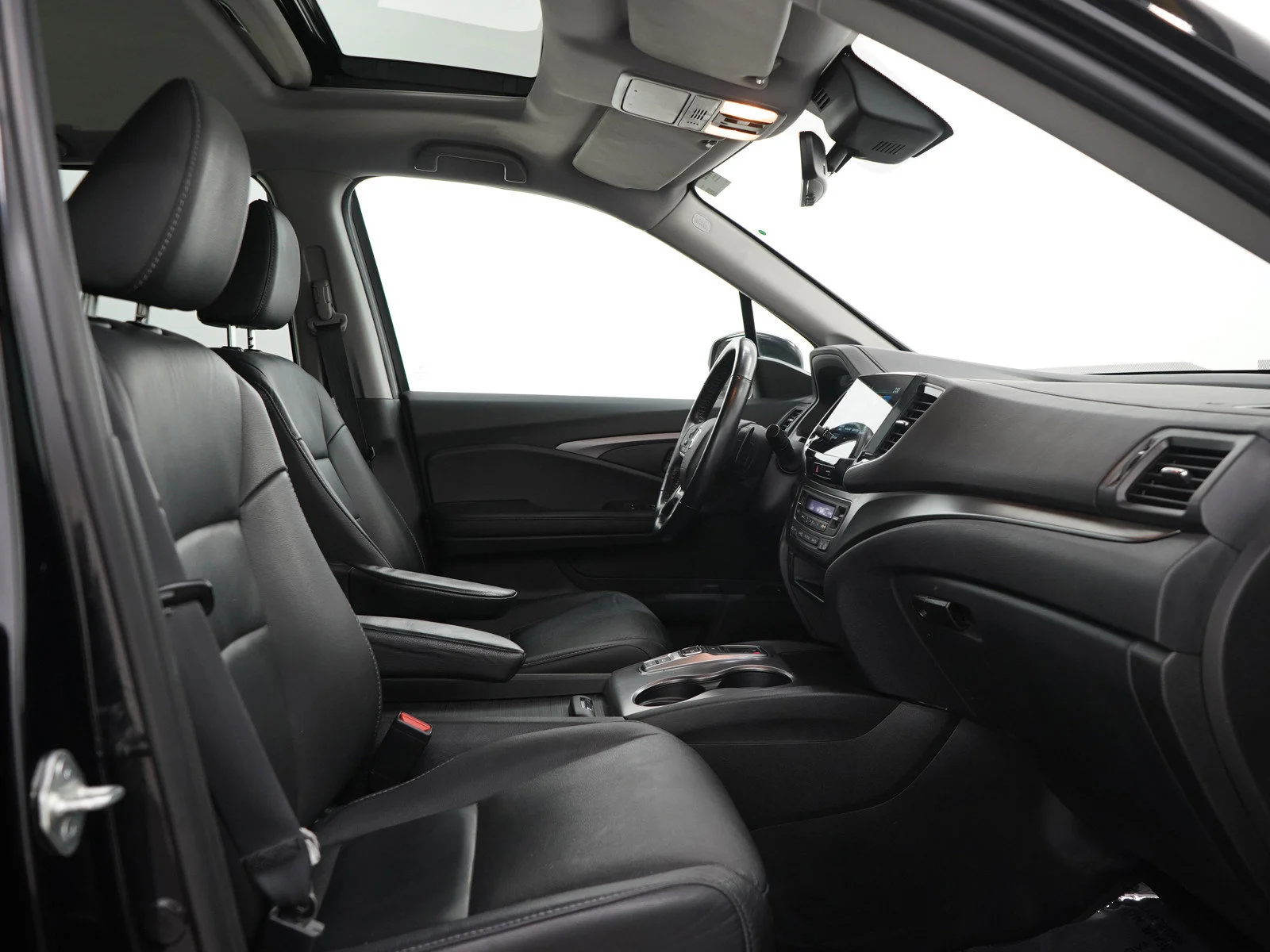 Used 2022 Crystal Black Pearl Honda Black Edition image 15