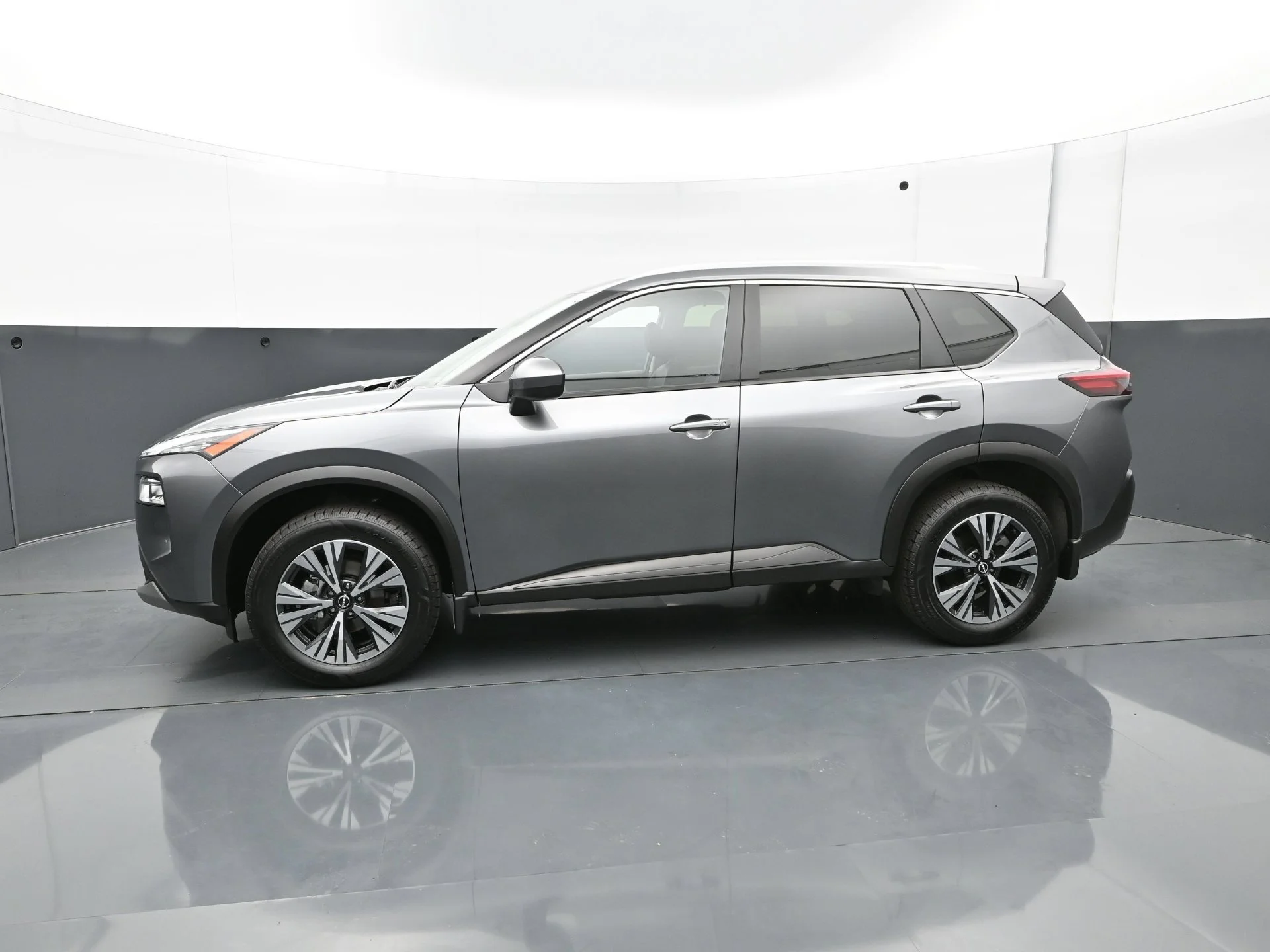 Used 2023 Gun Metallic Nissan SV image 3