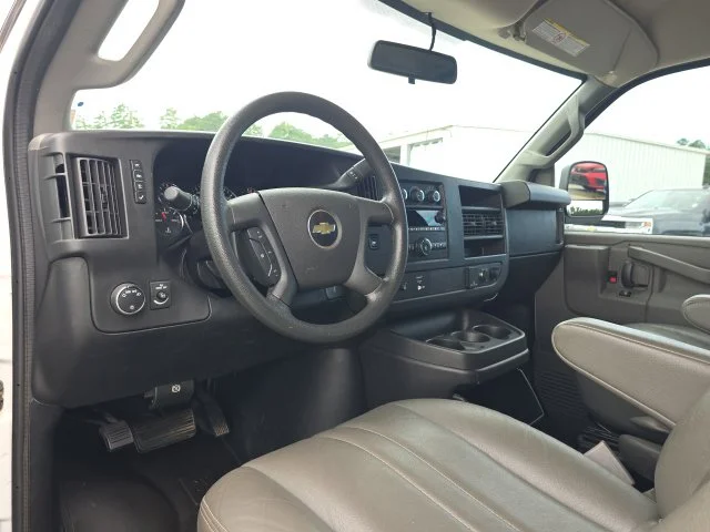 Used 2017 White Chevrolet Work Van image 20