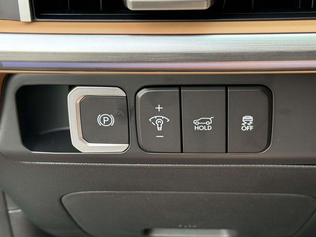 New 2026 Ecotronic Gray Hyundai Limited AWD image 30