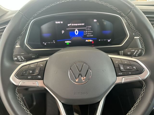 Used 2024  Volkswagen 2.0T SE image 12