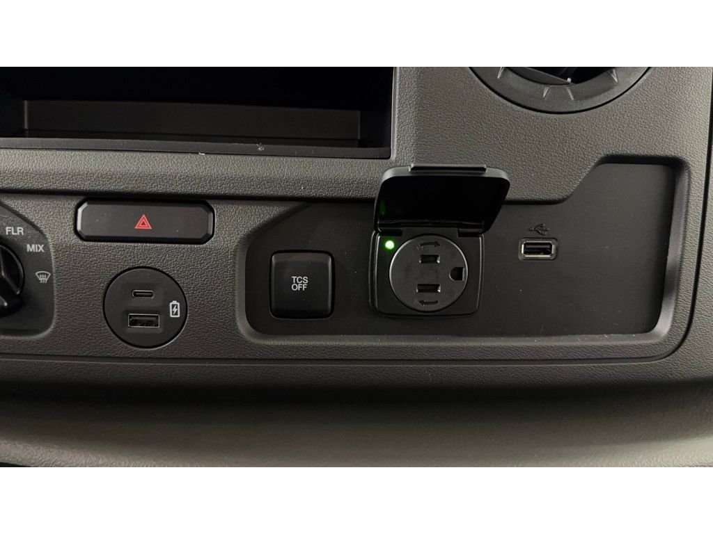 2025 Ford E-Series Cutaway Base - Photo 22
