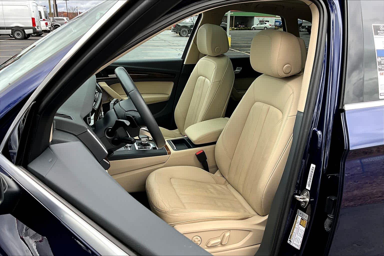 Used 2018 Navarra Blue Metallic Audi Premium Plus image 8