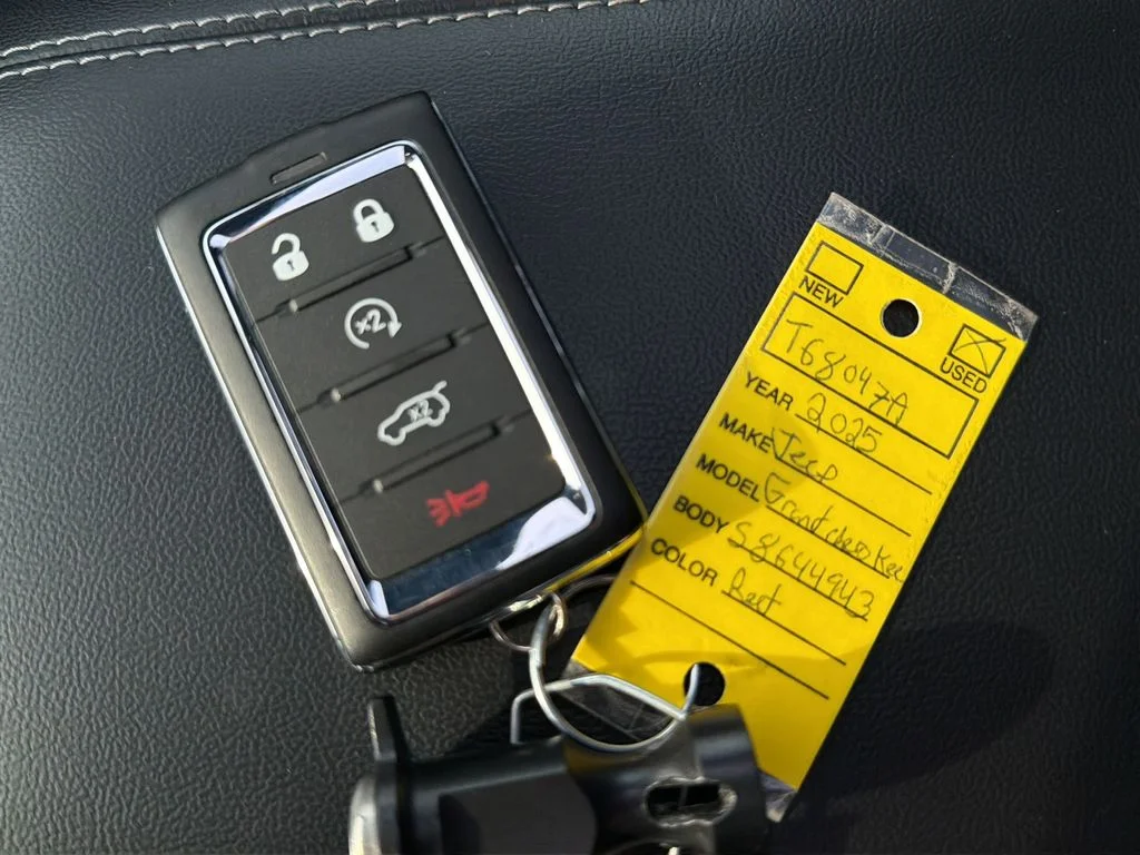 Used 2025 Red Jeep Limited image 35