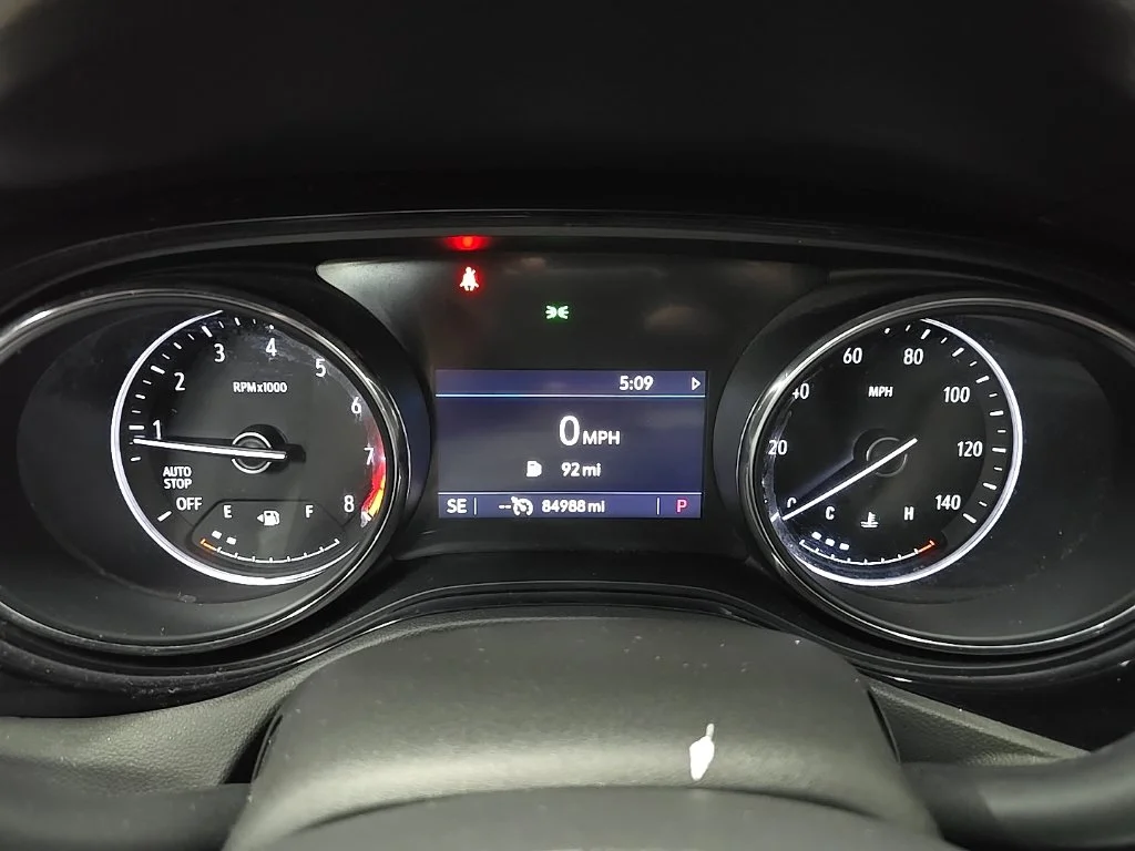 Used 2022 White Buick Essence image 22