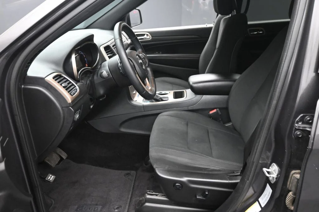 Used 2016 Gray Jeep Laredo image 16
