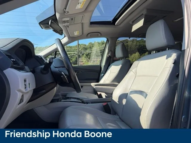 Used 2017 Blue Honda Touring image 18