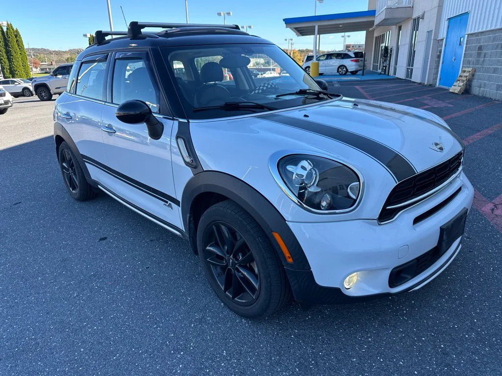 Used 2016 Light White MINI Base image 1