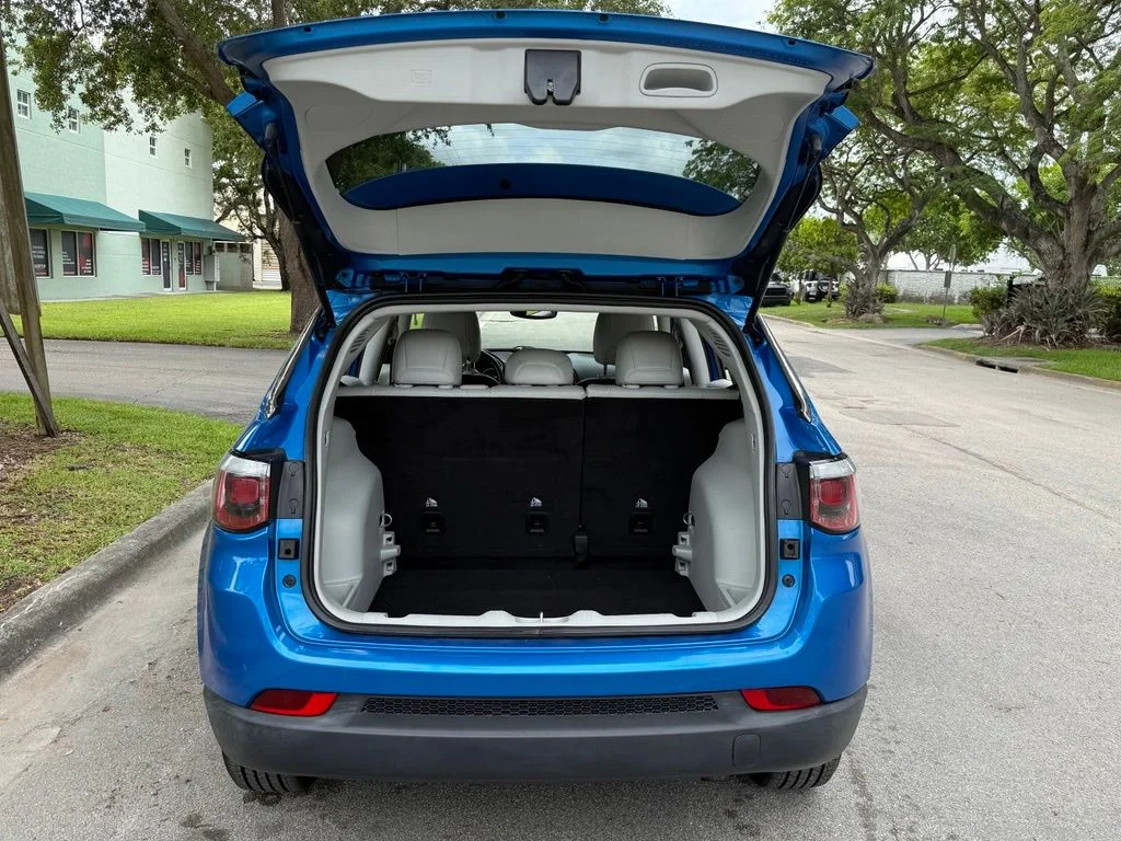 Certified Used 2019 Blue Jeep Latitude image 35