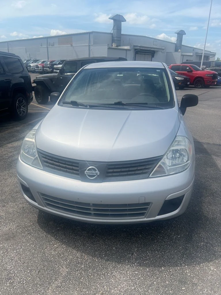 Used 2009 Silver Nissan 1.6 image 1