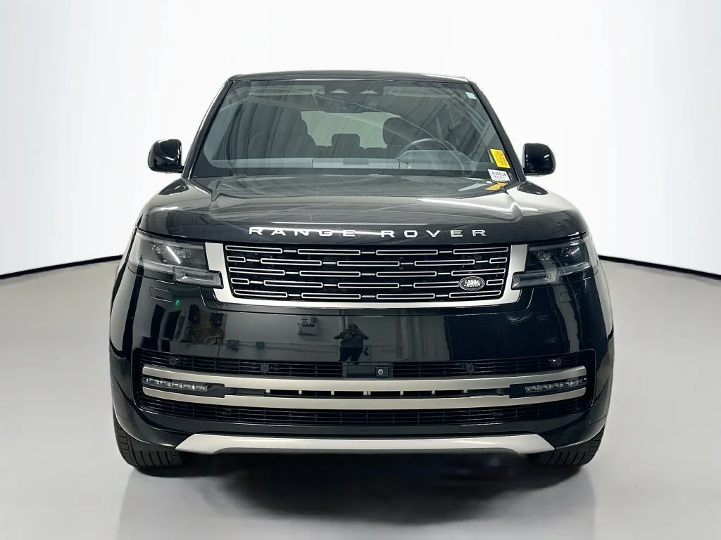 Used 2024 Santorini Black Metallic Land Rover SE image 6