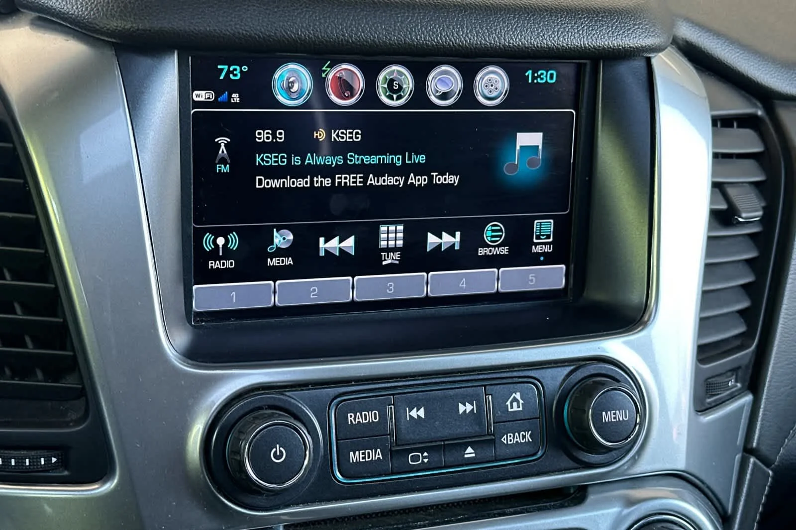 2019 Chevrolet Suburban Premier - Photo 21