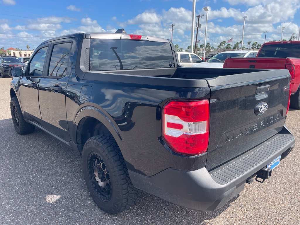 Used 2025 Black Ford XLT image 5