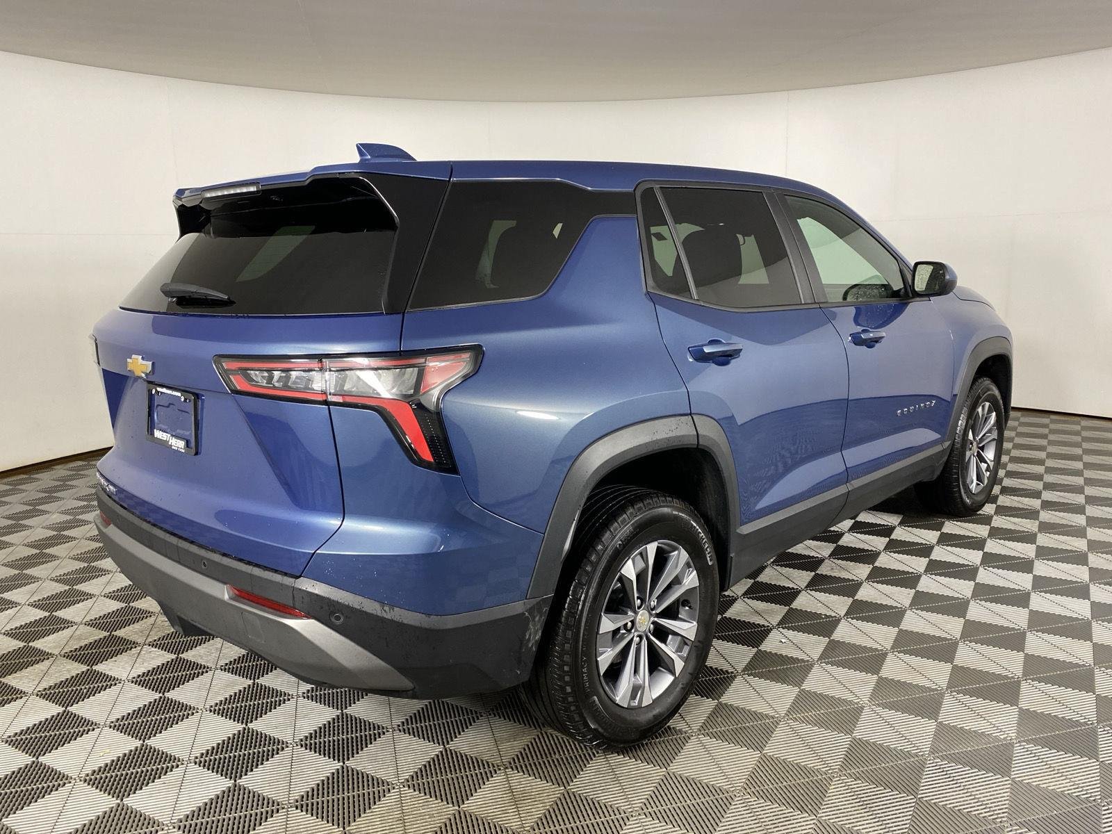 Used 2025 Lakeshore Blue Metallic Chevrolet AWD LT image 7