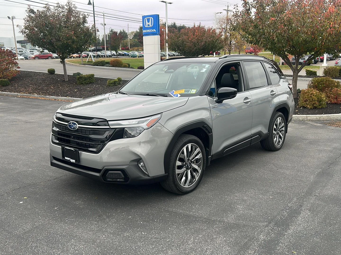 Used 2025  Subaru  image 3