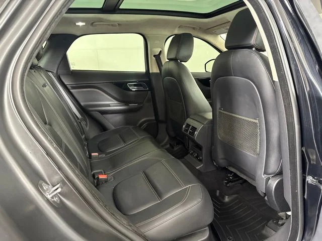 Used 2020 Black Jaguar 30t Prestige image 5