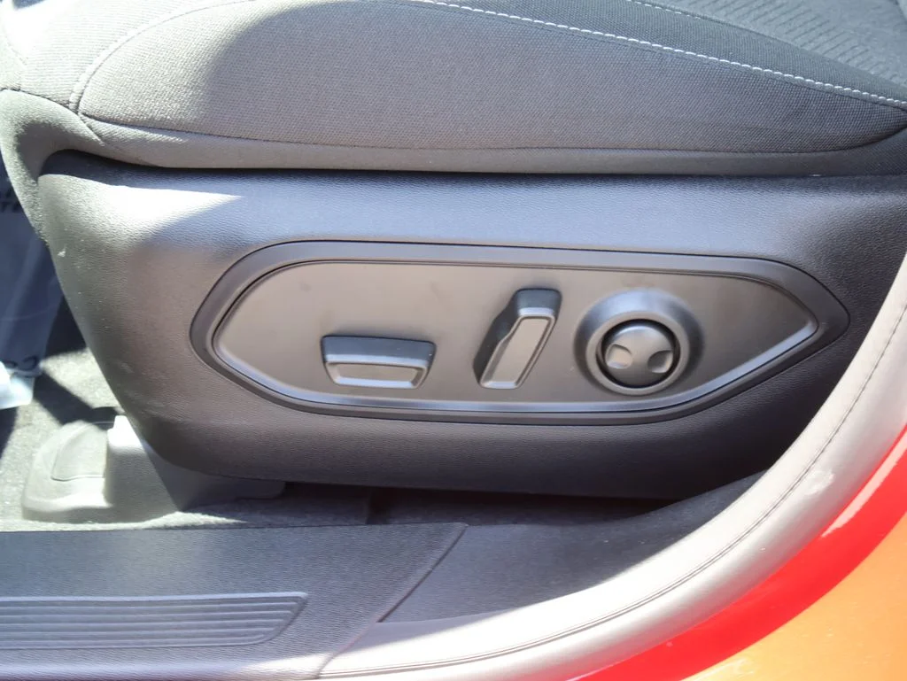 New 2026 Red Hot Pearl-Coat Exterior Paint Jeep Laredo image 23