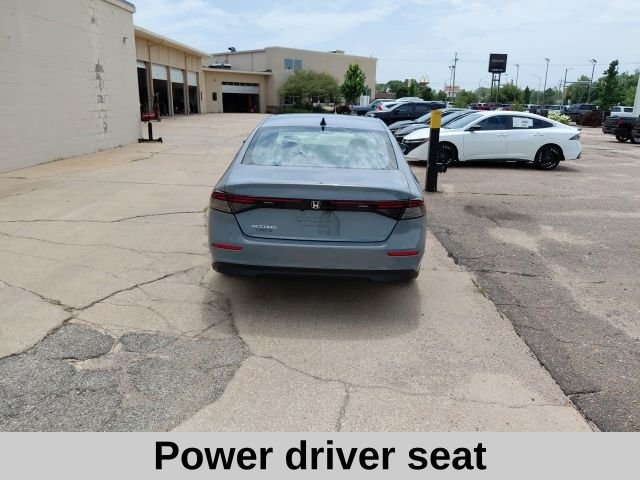 New 2026 Urban Gray Pearl Honda SE image 6
