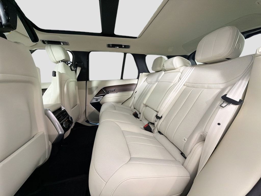 New 2026 Fuji White Land Rover SE image 26
