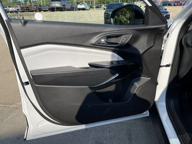 2026 Chevrolet Trax LT - Photo 10