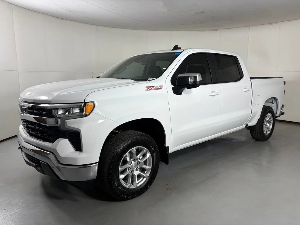 New 2026 Summit White Chevrolet LT image 5