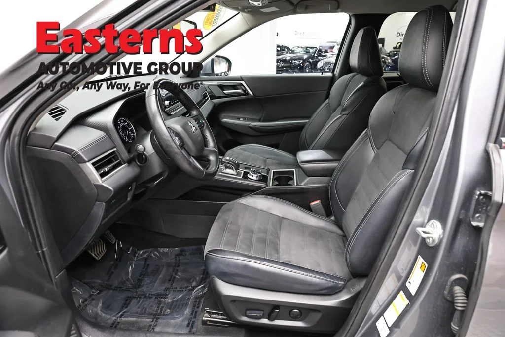 Used 2024 Gray Mitsubishi SE image 14