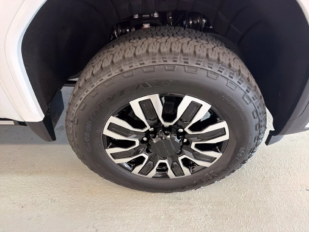 New 2026 Summit White GMC Denali Ultimate image 4