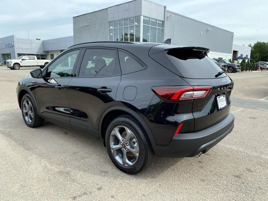 Used 2026 Black Metallic Ford ST-Line image 7