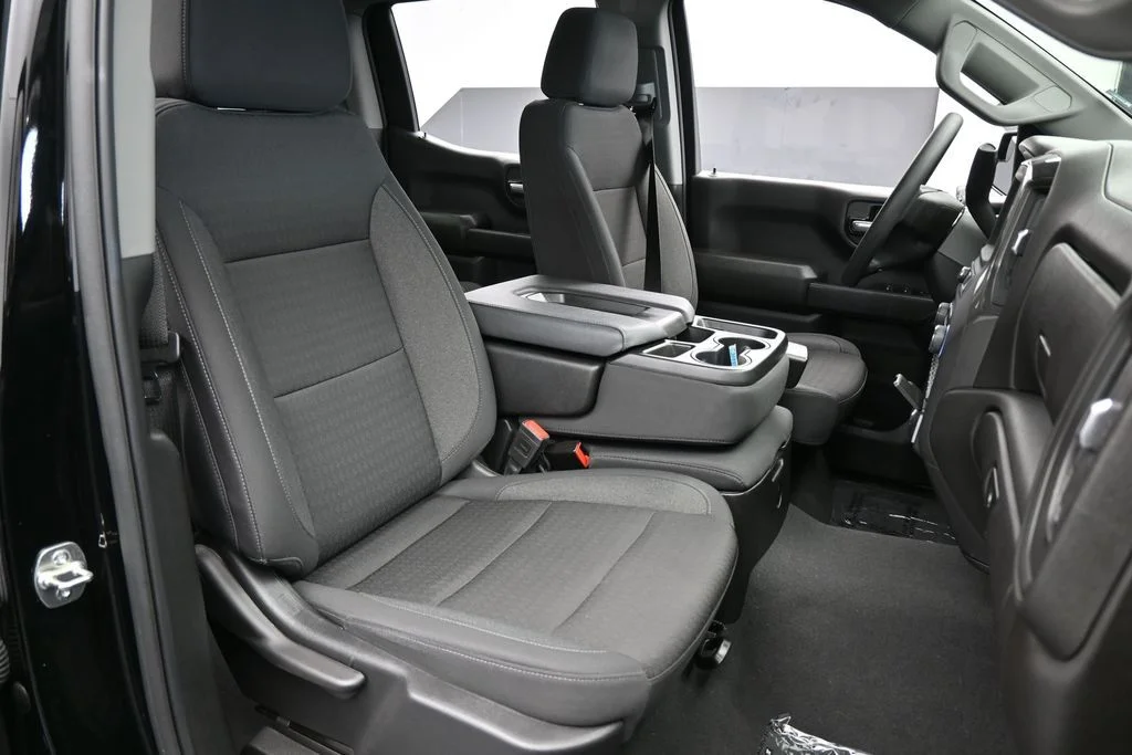 Used 2025 Black Chevrolet Custom image 46