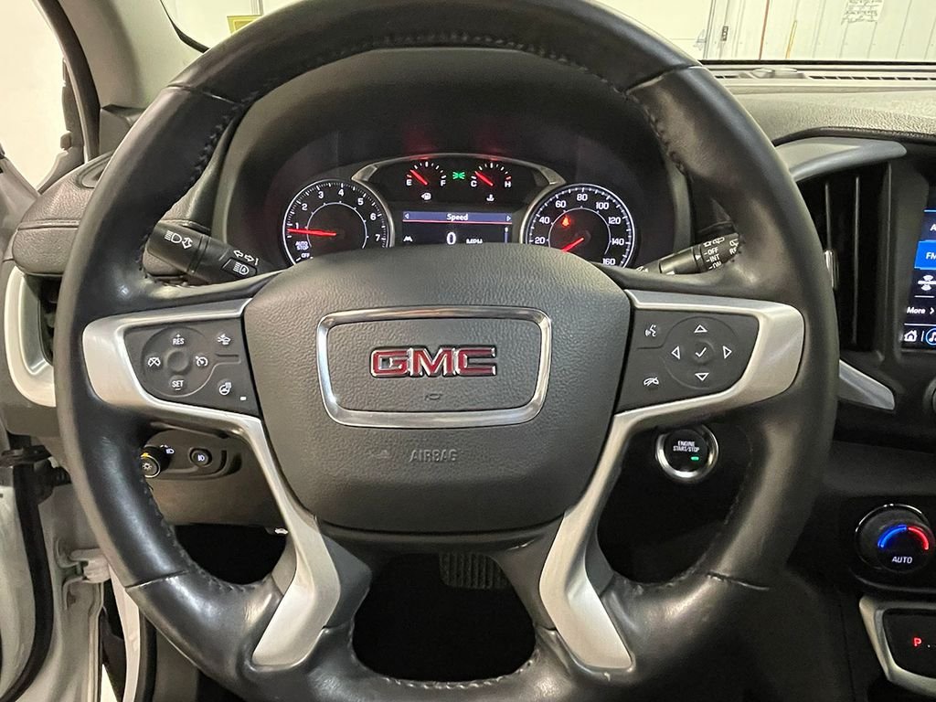 Used 2022 White GMC SLT image 35