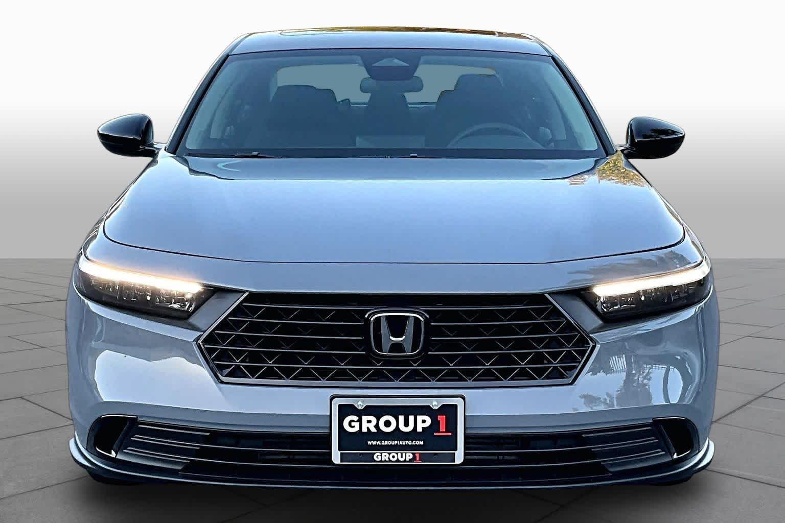 Used 2026 Urban Gray Pearl Honda SE image 4