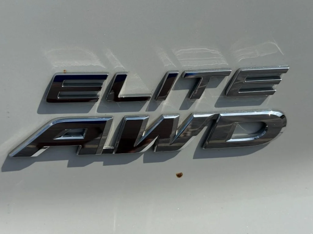 Certified Used 2022 White Honda Elite image 6