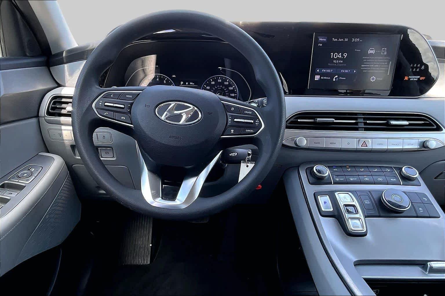 Used 2021 Moonlight Cloud Hyundai SE image 6