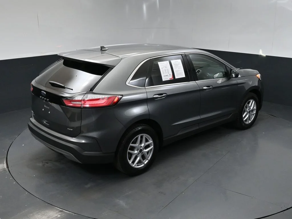Used 2023 Gray Ford SEL image 38