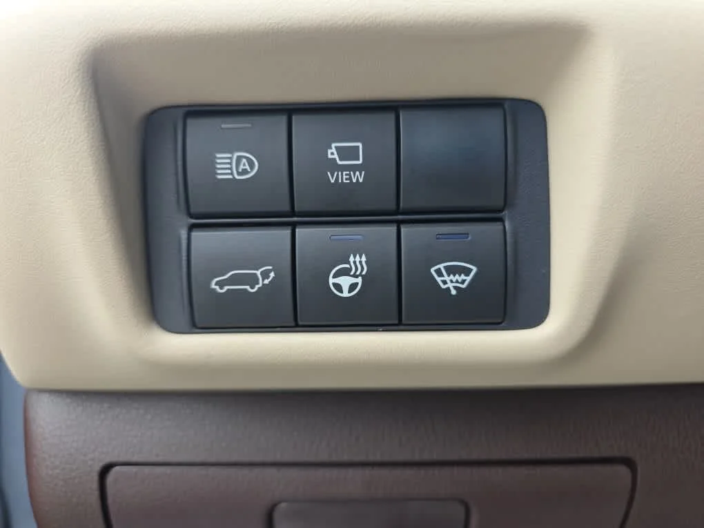 Used 2021 Moon Dust Toyota Platinum image 28