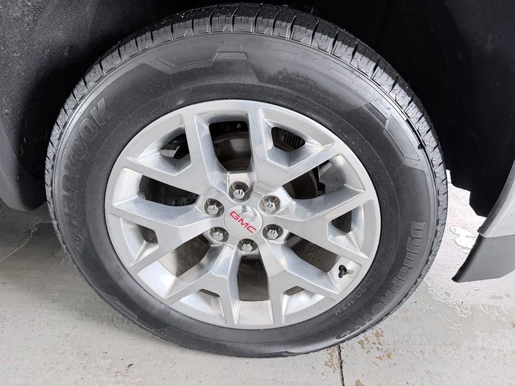 Used 2018 Red GMC SLT image 4