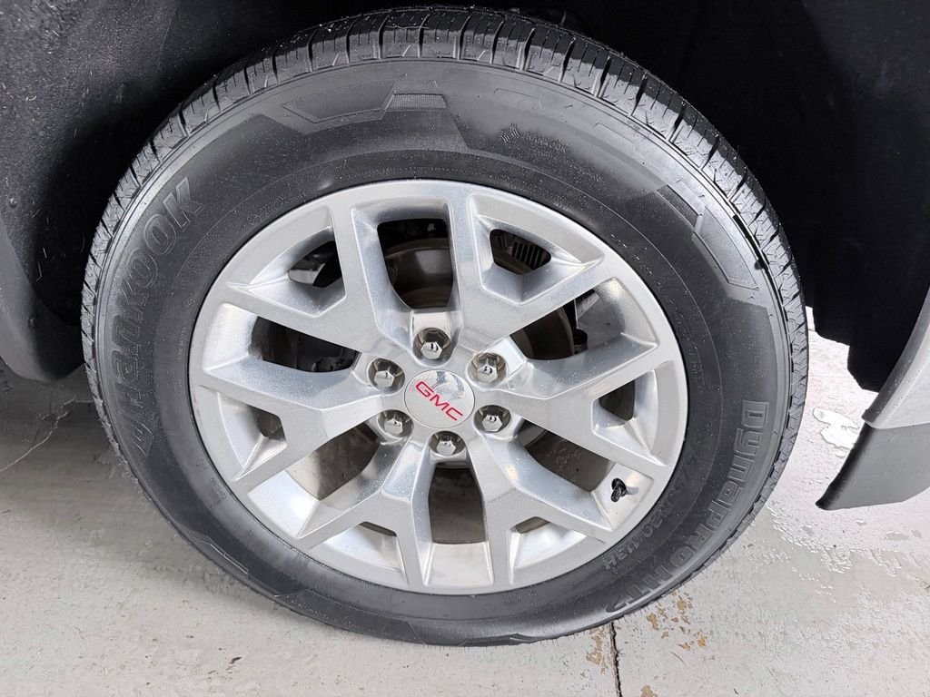 Used 2018 Red GMC SLT image 4