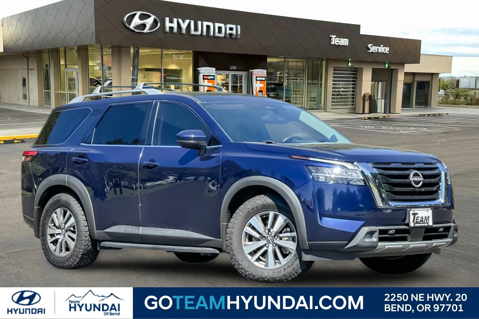 2022 Nissan Pathfinder SL 2WD's photo