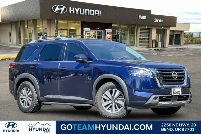 2022 Nissan Pathfinder SL