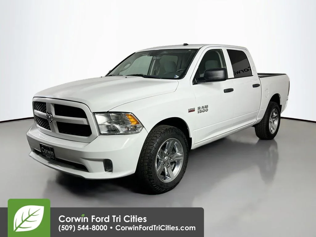 Used 2018 Bright Silver Clearcoat Metallic Ram Express image 5