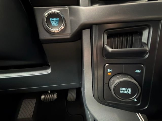 New 2026 Oxford White Ford XLT image 29