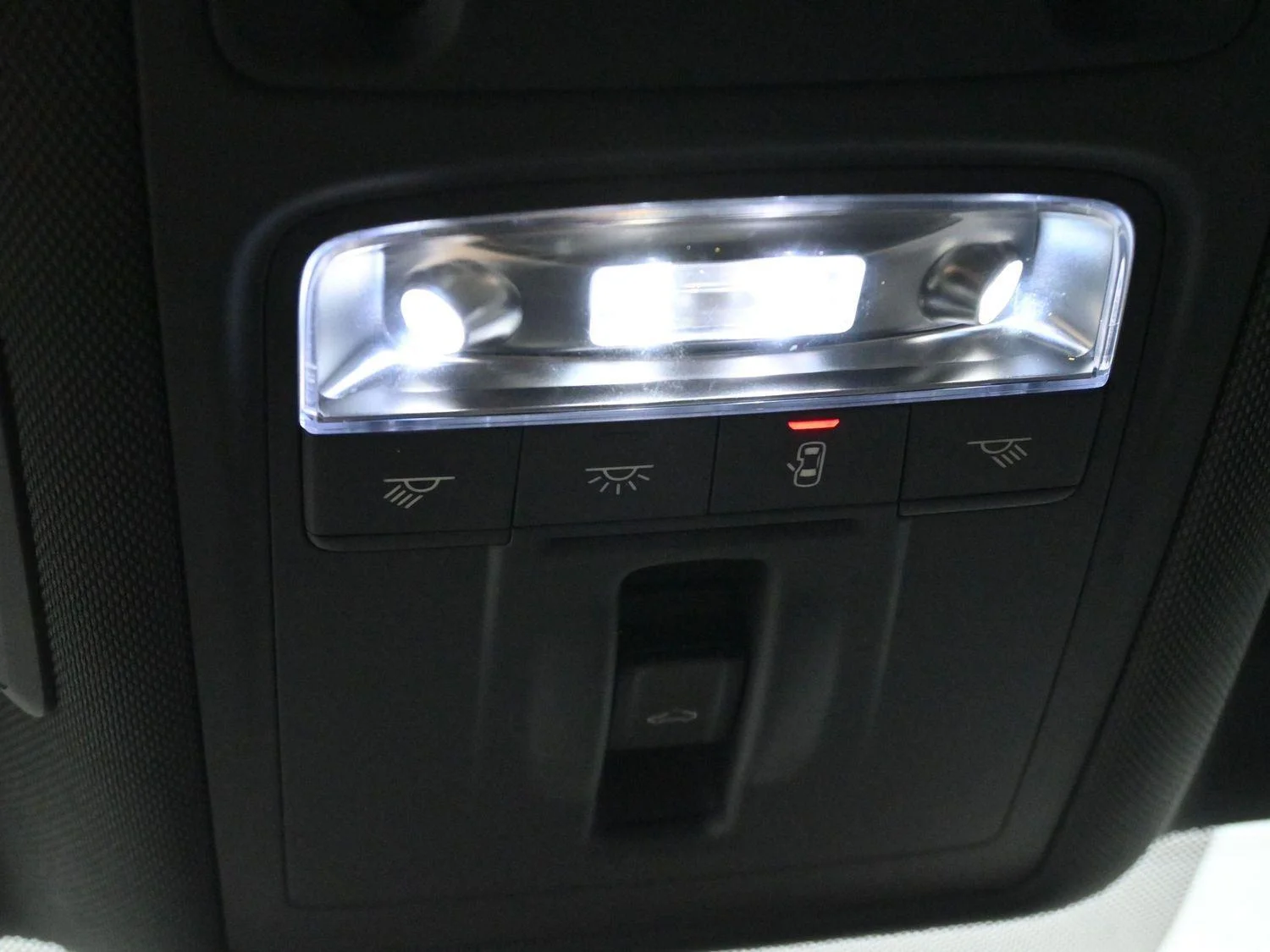 Used 2019 Navarra Blue Metallic Audi Premium Plus image 32