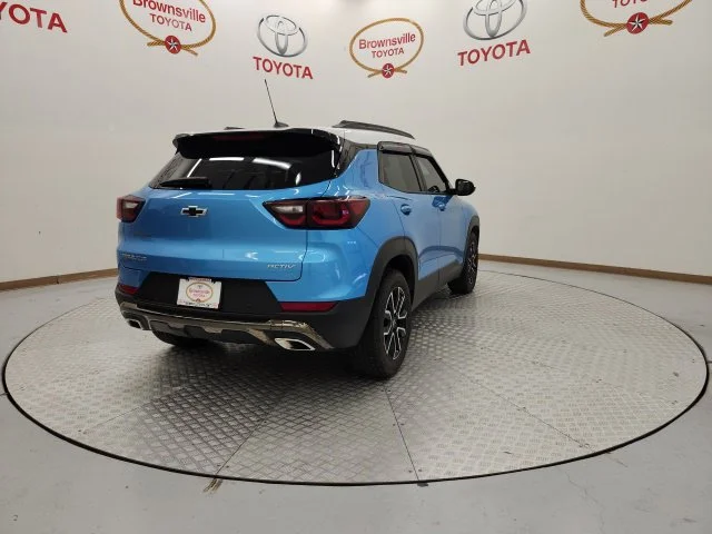 Used 2025 Blue Chevrolet ACTIV image 8