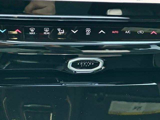 New 2026 Diamond Black Crystal Pearlcoat Jeep Limited image 21