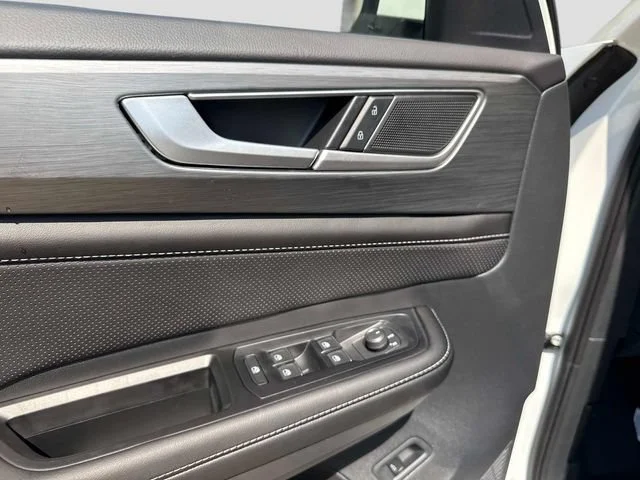2026 Volkswagen Atlas Cross Sport SE w/Tech - Photo 17