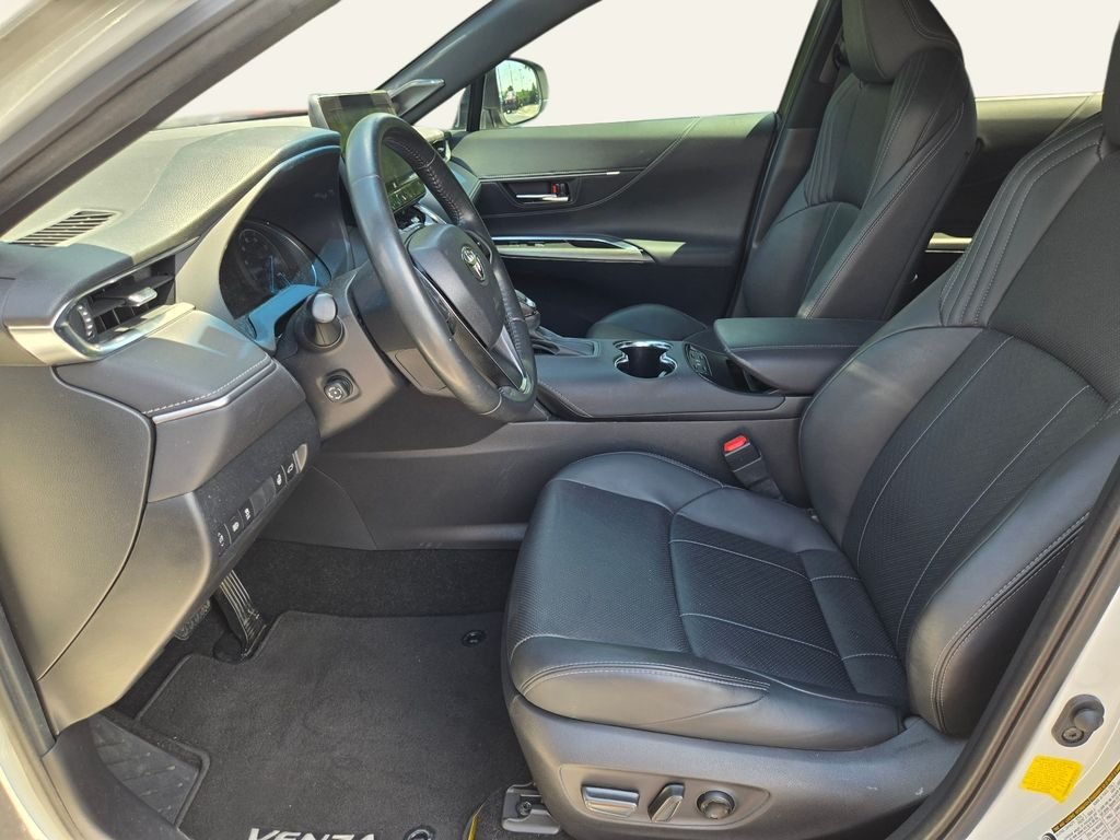 Used 2021 White Toyota XLE image 21