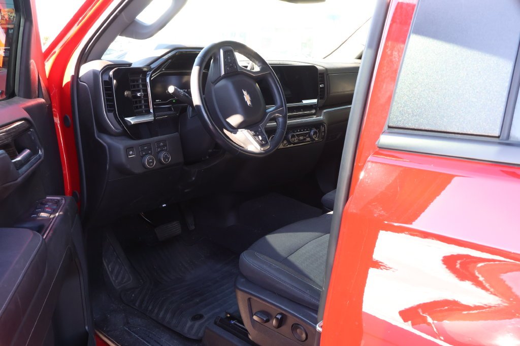 2024 Chevrolet Silverado 1500 LT - Photo 9