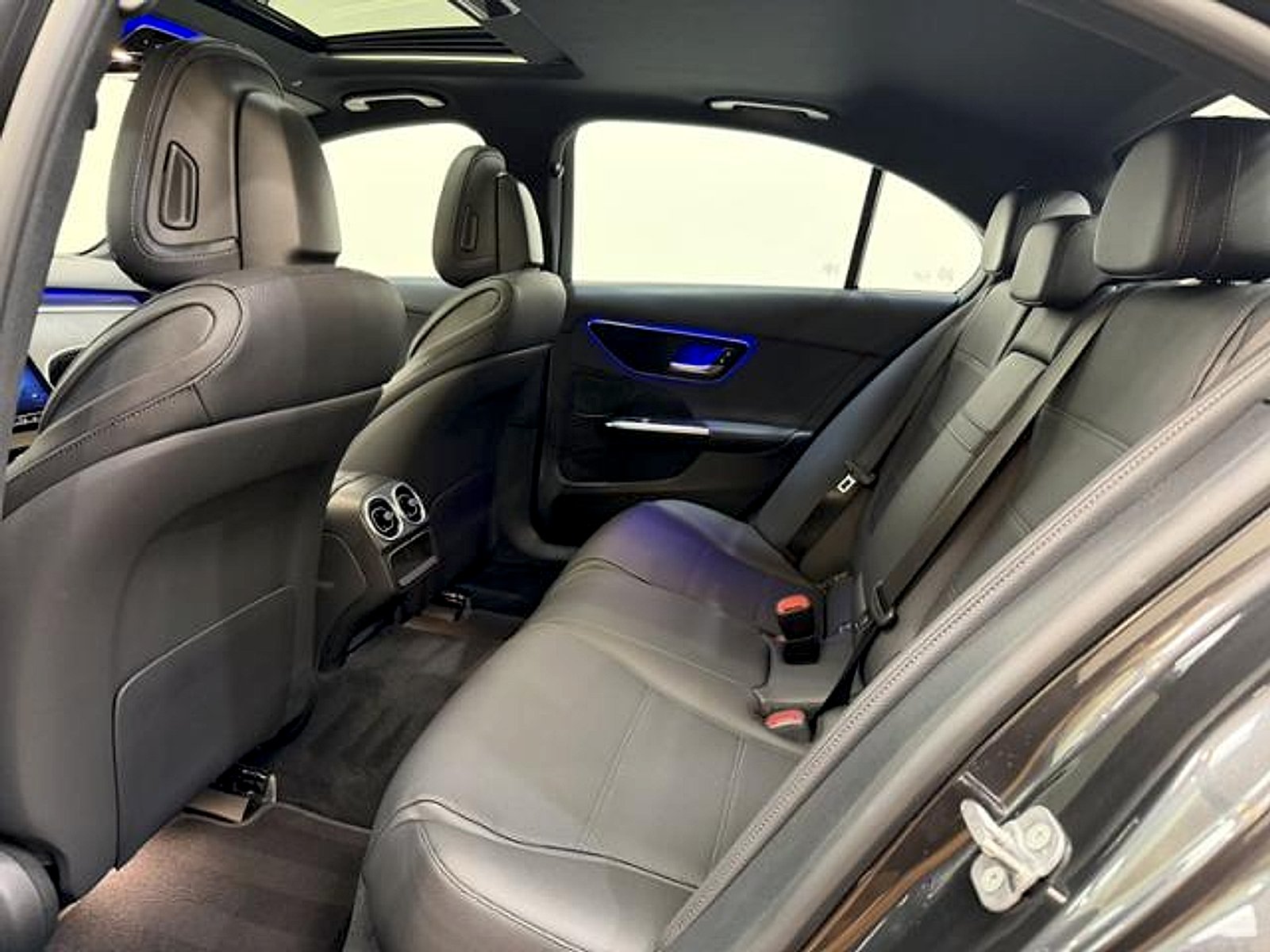 Used 2025 Graphite Grey Metallic Mercedes-Benz  image 18