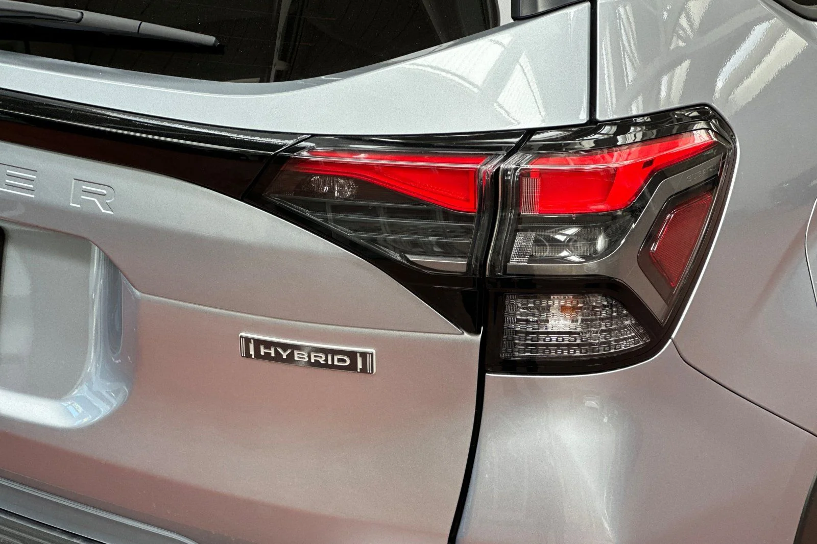 New 2026 ICE SILVER METALLIC Subaru Premium Hybrid image 33